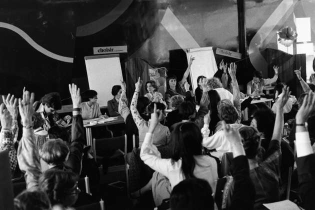 Réunion du mouvement Choisir la cause des femmes, cofondé par plusieurs personnalités, dont Gisèle Halimi, à Paris, en 1978.